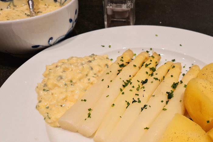 Bozner Sauce Rezept mit Kartoffeln und Spargeln