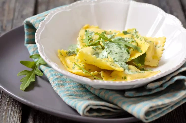 Die besten Ravioli-Füllungen - italienische Rezepte 11 Ravioli Burrata e Rucola